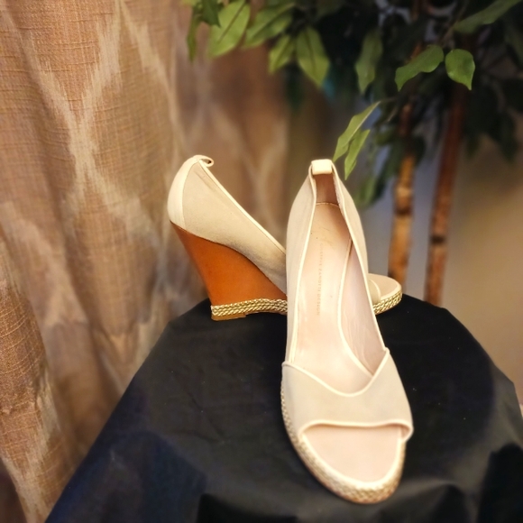 Giuseppe Zanotti Beige Peep Toe Suede /Leather Wedge sz 42